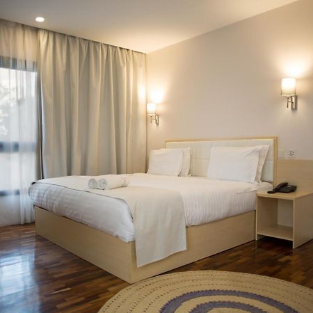 Flora Hotel Ivato International Airport Антананариву Экстерьер фото