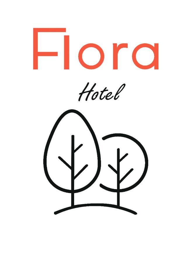 Flora Hotel Ivato International Airport Антананариву Экстерьер фото