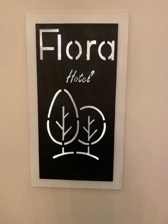 Flora Hotel Ivato International Airport Антананариву Экстерьер фото