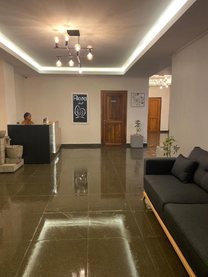 Flora Hotel Ivato International Airport Антананариву Экстерьер фото