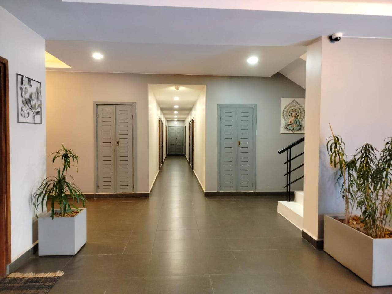 Flora Hotel Ivato International Airport Антананариву Экстерьер фото