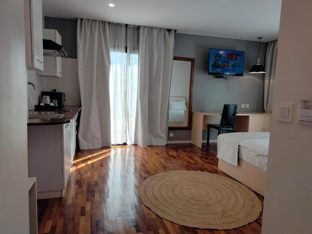 Flora Hotel Ivato International Airport Антананариву Экстерьер фото