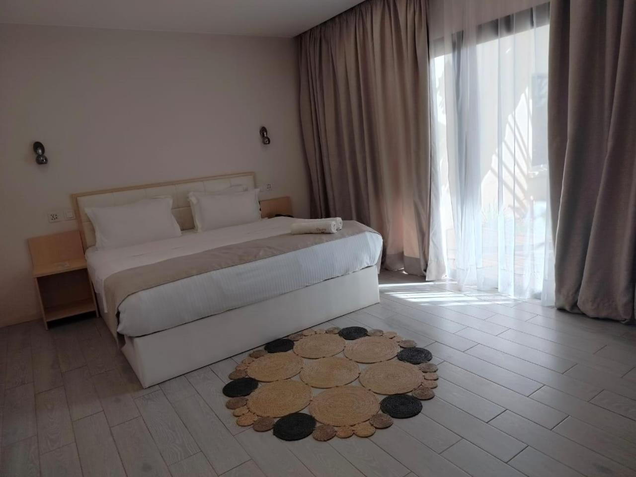 Flora Hotel Ivato International Airport Антананариву Экстерьер фото